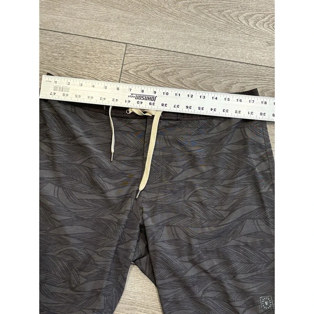 Linksoul Hybrid Shorts Mens 34 Gray Black Palm Swim Trunks‎ Golf Preppy
